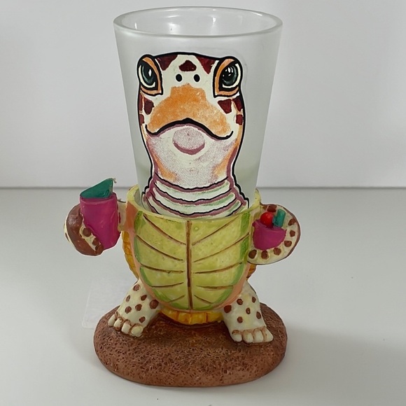 Sea Turtle Shot Glass Turtle holding cocktails - Picture 7 of 7